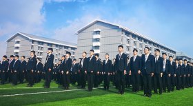 电子竞技行业成热门，把把钢电竞学院专业培养电子竞技人才