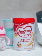 宝宝为什么会吐奶？牛栏A2奶粉帮我解忧
